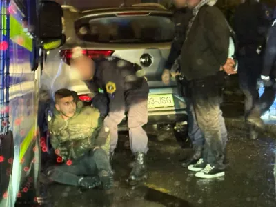 Ker niso upo&scaron;tevali ukazov policije, so bili policisti primorani uporabiti prisilna sredstva. Foto: Večer