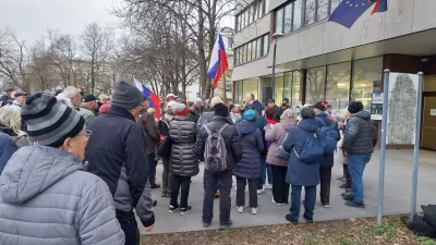 protest Ale&scaron; Primc - za pitno vodo - Upravna enota Ljubljana - kanal c0 - Čisto zate