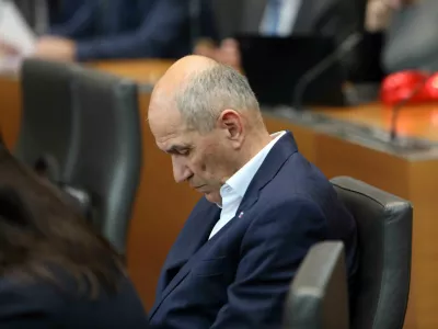 27.01.2025 -redna seja DZ, poslanska vpra&scaron;anja predsedniku vlade, Robrt BolobJanez Jan&scaron;a, spi, počivaFoto: Tomaž Skale