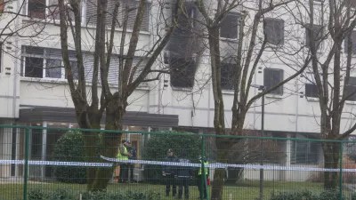 - Starej&scaron;i objekt v katerega so evakuirali dijake iz gorečega novej&scaron;ega objekta.- Evakuirani dijaki.- 30.01.2025. - Obsežen požar v Dija&scaron;kem domu Ivana Cankarja v Ljubljani.//FOTO: Bojan Velikonja