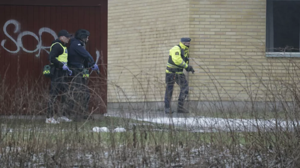 A major police operation is underway at Risbergska School in &Ouml;rebro, Sweden, on February 4, 2025, following reports of a serious violent crimePhoto: Kicki Nilsson / TT / Code 11380,Image: 960064097, License: Rights-managed, Restrictions:, Model Release: no