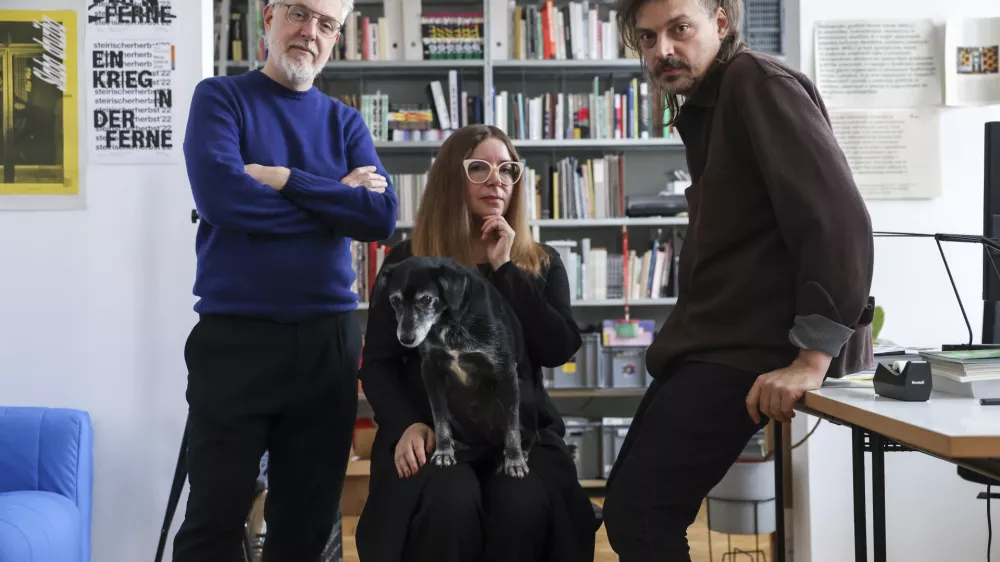 - 19.12.2024 - oblikovalski kolektiv Grupa Ee, leto&scaron;nji nagrajenci Pre&scaron;ernovega sklada//FOTO: Jaka Gasar