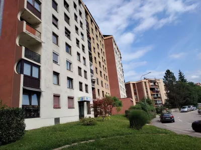 V Velenju nameravajo v prihodnjih letih energetsko sanirati okoli 60 večstanovanjskih objektov, uporabniki pa so lani tudi že zmanj&scaron;ali porabo toplote. Foto: Mojca Marot