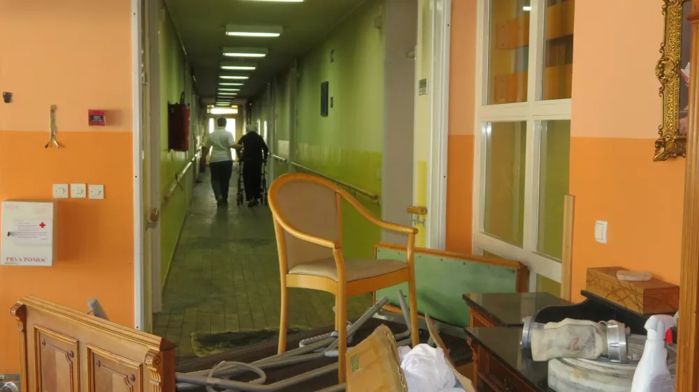 DOm starej&scaron;ih Črnomelj. Dan po požaru. Foto: Dragana Stanković / Foto: Dragana Stanković