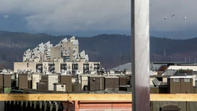 Trenutne cene nepremičnin na trgu so vi&scaron;je od ocenjenih, ker so bile poskusne posplo&scaron;ene vrednosti izračunane po modelih z datumom 1. januar 2024, nove pa bodo upo&scaron;tevale stanje na 1. januar 2025. Foto: Bojan Velikonja