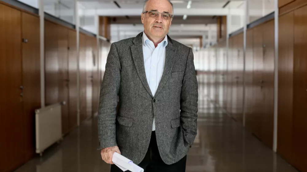 - 03.04.2018 - red. prof. dr. Bogomir Kovač, ekonomist - redni profesor na Ekonomski fakulteti v Ljubljani - //FOTO: Luka Cjuha.