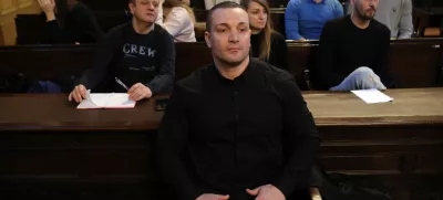 Mervan Šljivar je bil zaradi poskusa uboja nazadnje pravnomočno oproščen, ostaja pa še v kazenskem postopku zaradi umora. Foto: Jaka Gasar 