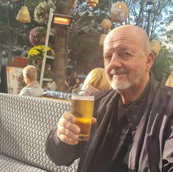 Zmago Jelinčič Plemeniti pravi, da se ne drži nikakr&scaron;nih smernic o zdravem življenjskem slogu. F instagram Zmaga Jelinčiča Plemenitega