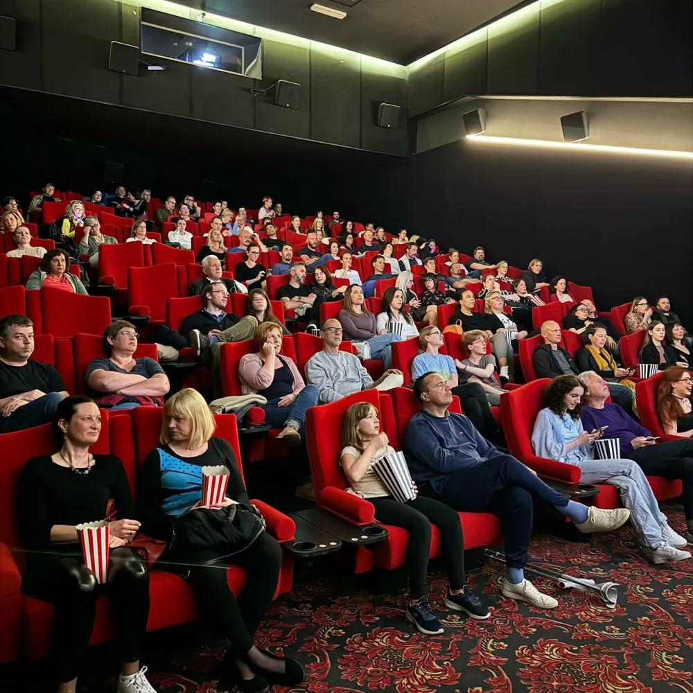 Trud ekipe in izjemen odziv obiskovalcev nista dovolj, da bi lahko uspe&scaron;no delovali &scaron;e naprej. Foto: Arhiv Mojkino Kran