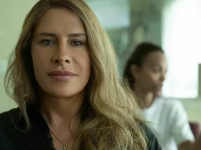 Karla Sof&iacute;a Gasc&oacute;n. Gre za prvo transžensko, ki se poteguje za oskarja za najbolj&scaron;o igralko v glavni vlogi.