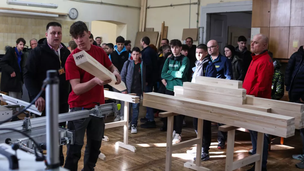 - &Scaron;olski center Ljubljana, Srednja &scaron;ola za lesarstvo.-16.02.2024. Informativni dan za srednje &scaron;ole 2024. //FOTO: Bojan Velikonja