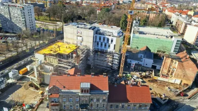 Sedem etažnih lastnikov na Masarykovi 24&ndash;26 bo zavrnilo ponudbe, ker jim država v povprečju ponuja 1584 evrov po kvadratnem metru. Foto: Tomaž Klip&scaron;teter