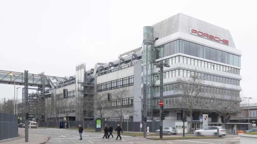 FILED - 03 February 2025, Baden-Wuerttemberg, Stuttgart: A view of the main plant of Porsche AG. German luxury carmaker Porsche is planning to cut some 1,900 jobs at two plants in the Stuttgart region by 2029, the company said on Thursday. Photo: Marijan Murat/dpa