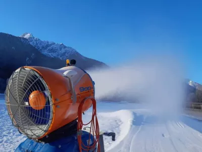 Center Confine je tudi v času umetnega zasneževanja ena najbolj priljubljenih teka&scaron;kih oaz v državi. Foto: Teka&scaron;ki center Confine