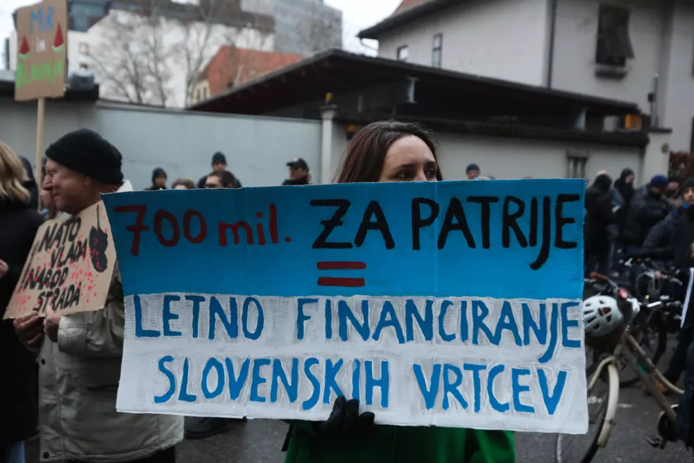 glas ljudstva, opozorilni protest. foto: Bojan Velikonja 