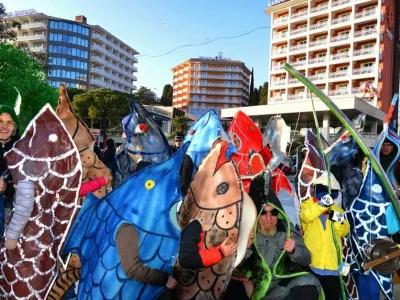 Portorož in Piran se v pustnem času preobrazita v sredi&scaron;če zabave in druženja ter privabljata obiskovalce z vsega sveta. F portoroz.si