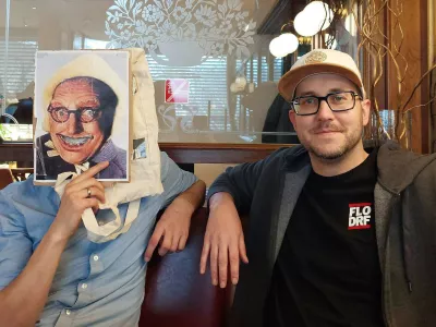 Predsednik dru&scaron;tva Leiwand in organizator dogodka Gerhard Grimm s satirikom Juan Sonom Foto: Leiwand