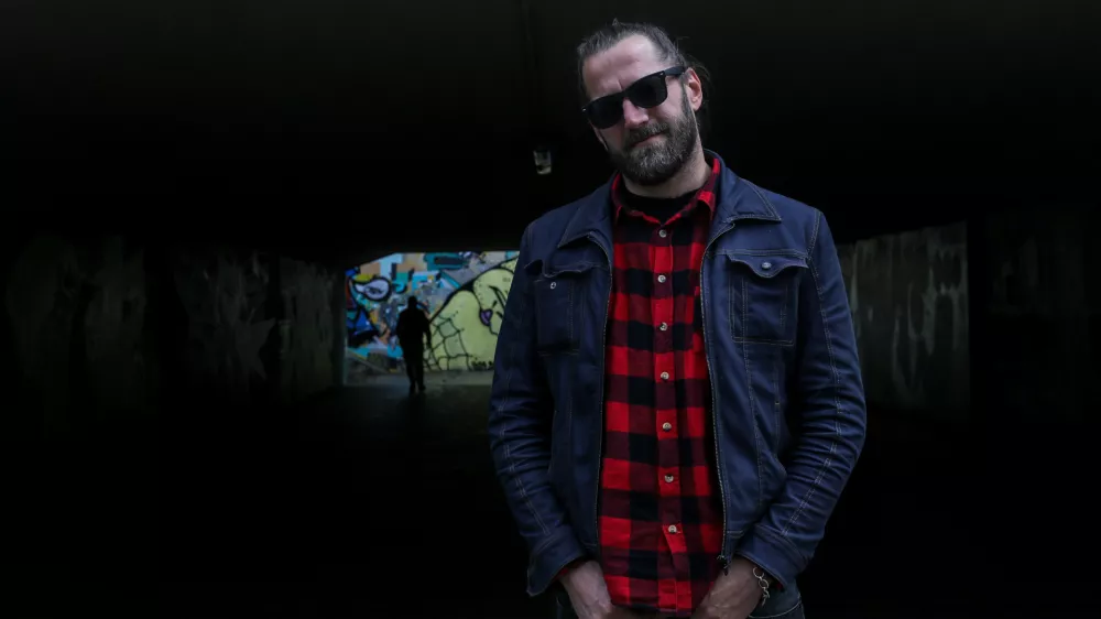 - 15.05.2017 - Matevž &Scaron;alehar - Hamo, pevec, basist, kitarist in frontman zasedbe Hamo & Tribute 2 Love  //FOTO: Jaka Gasar