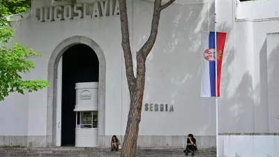 Kunst Bildende Kunst Arte Bienale Tourismus Reisen Italien Venedig 28.05.2024 Venedig Venezia Italien 60. Bienale arte 2024 60. Bieanale di Venecia Kurator Adriano Pedrosa BRA Motto Fremde &uuml;berall Giardini Pavillon Serbien Exposition Coloniale Aleksandar Denic ein untergegangenes Europa Der Serbische Pavillon firmiert noch immer in gro&szlig;en Lettern architektonisch unter dem Titel Jugoslavia das Land das in den Neunzigern zerfiel. Foto Venedig Venetien Italien *** Art Visual Arts Arte Bienale Tourism Travel Italy Venice 28 05 2024 Venice Venezia Italy 60 Bienale arte 2024 60 Bieanale di Venecia Curator Adriano Pedrosa BRA Motto Strangers everywhere Giardini Pavilion Serbia Exposition Coloniale Aleksandar De,Image: 879950887, License: Rights-managed, Restrictions: imago is entitled to issue a simple usage license at the time of provision. Personality and trademark rights as well as copyright laws regarding art-works shown must be observed. Commercial use at your own risk., Model Release: no / Foto: Profimedia