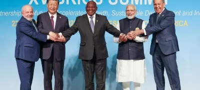 Na srečanju leta 2023 v Johanseburgu. Od leve proti desni: Lula, Xi Jinping, Cyril Ramaphosa, Narendra Modi in Lavrov. / Foto: Wikipedia