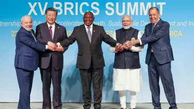 Na srečanju leta 2023 v Johanseburgu. Od leve proti desni: Lula, Xi Jinping, Cyril Ramaphosa, Narendra Modi in Lavrov. / Foto: Wikipedia