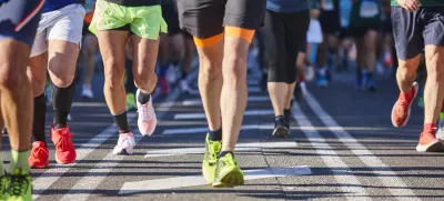Runners on the street. Healthy lifestyle. Motion exercise. Athletics / Foto: Abbphoto