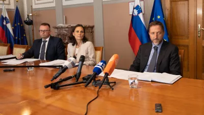 Klemen Bo&scaron;tjančič in ob njem Sa&scaron;a&nbsp;Jazbec&nbsp;/ Foto: STA