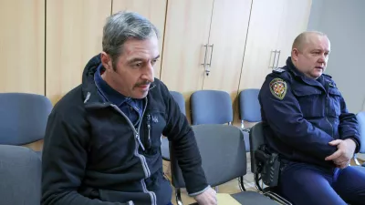 Brežičan Roman Stunković, znan tudi pod vzdevkom ropar z vrtnico, je pred dnevi na sodi&scaron;ču priznal krivdo za rop podjetja v Zagrebu, od koder je odnesel za 200 tisoč evrov plena. Foto: Pixsell