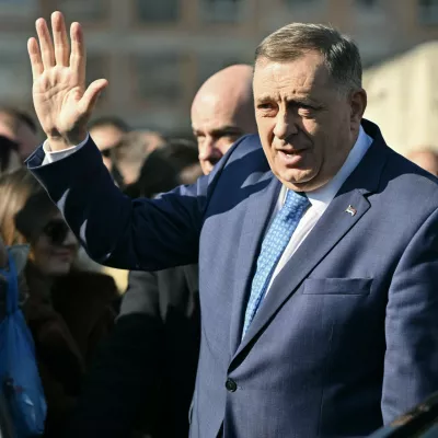 Bosnian Serb leader Milorad Dodik (R) waves at large group of supporters, as he arrives at the courthouse of Bosnia-Herzegovina, in Sarajevo on February 5, 2025. Milorad Dodik has been on trial at the Bosnian State Court in Sarajevo for his failure to comply with the decisions of the international High Representative, responsible for ensuring compliance with the Dayton Peace Accords.,Image: 960505021, License: Rights-managed, Restrictions:, Model Release: noFoto: Profimedia
