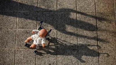 simbolična fotografija - nasilje nad otroci - pedofilija - Hi&scaron;a zavetja Palčica - prehodni dom za zlorabljene otroke v pred&scaron;olskem obdobju stare od 0 do 6 let, Brvace 41 - Grosuplje//FOTO: Luka CjuhaOPOMBA: ZA OBJAVO V PRILOGI - DNEVNIKOV OBJEKTIV - INTERVJU 2012