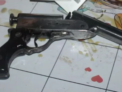 zaseg pi&scaron;tola doma narejena pi&scaron;tola &scaron;ibrovka