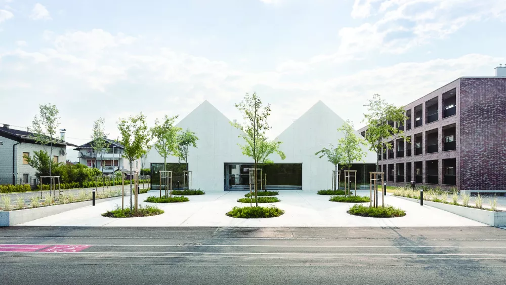 Stanovanjska soseska Rakova jel&scaron;a II v Ljubljani (2023); avtorji: Monika Fink Ser&scaron;a, Aleksander Lužnik, Miklavž Tacol, Boris Vranić, Sabina Troha, Katarina Gazvoda, Zala Priv&scaron;ek - Nava arhitekti Foto: Boris Vranić