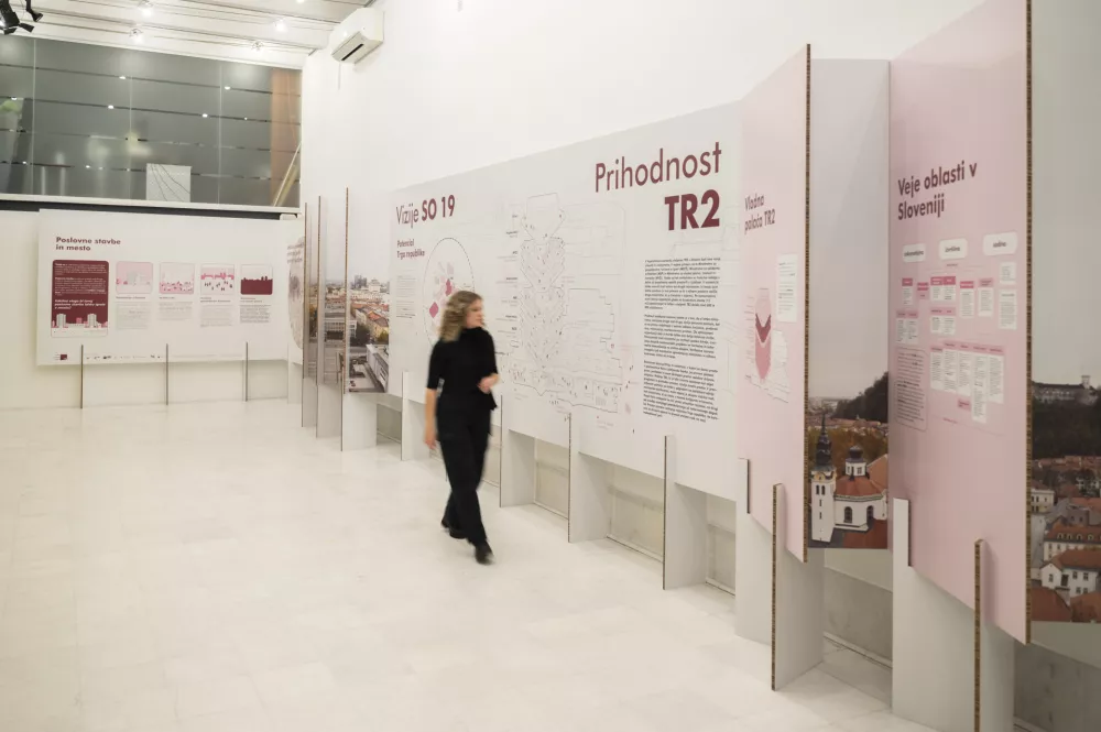 Razstava Vizije so 19: Poslovne stavbe in mesto: Prihodnost TR2 (2024); avtorji: Katarina Čak&scaron;, Isabela Karlin Čoh, Jure Sadar, Ga&scaron;per Skalar za Dru&scaron;tvo arhitektov Ljubljana Foto: Nik Erik Neubauer