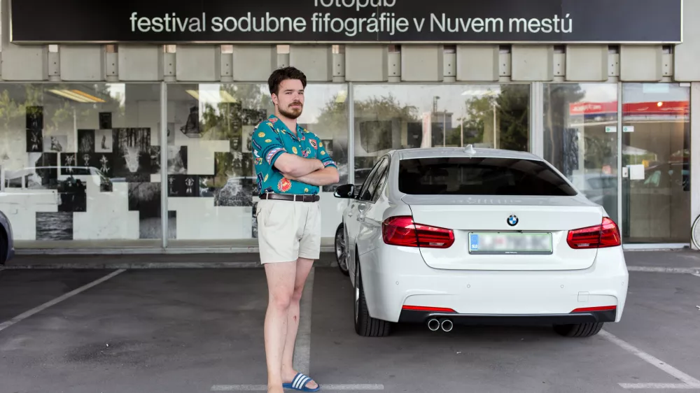 - Du&scaron;an Josip Smodej, direktor festivala Fotopub - 11.07.2017 - Razstava v okviru festivala sodobne fotografije Fotopub, On the Other Hand - dela mednarodno priznanih &scaron;vicarskih umetnikov Taiya Onorata in Nica Krebsa. /FOTO: Matjaž Ru&scaron;t