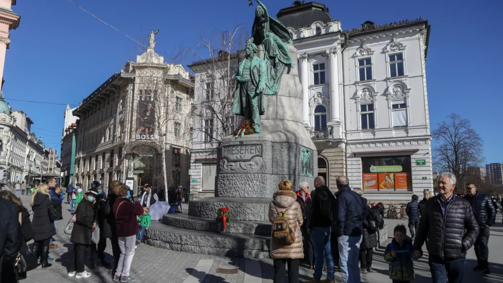 Pre&scaron;ernov spomenik - France Pre&scaron;eren- 08.02.2022 - slovenski kulturni praznik 8. februar //FOTO: Luka Cjuha.