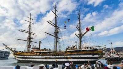 Jadrnica v trža&scaron;kem pristani&scaron;ču / Foto: Profimedia