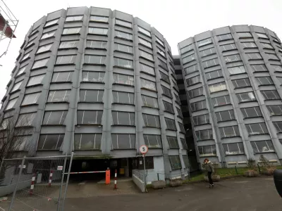 24.02.2025 - Severjeve garaže, garažna hi&scaron;aFoto: Tomaž Skale