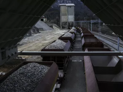 - tovorni vagon - - 13.03.2019 &ndash; Vrhnika - Kamnolom Verd, podjetje za proizvodnjo kamnitih agregatov  //FOTO: Jaka GasarOPOMBA: ZA OBJEKTIV - REPORTAŽA - 2019