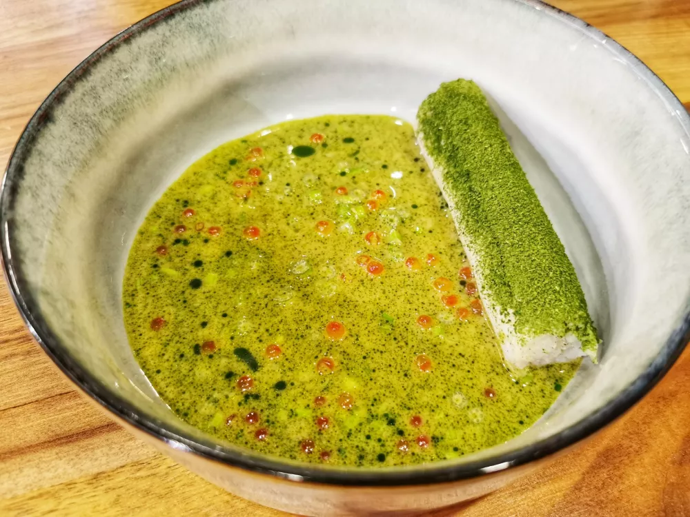 Postrv v holandski omaki s peter&scaron;iljem in ikrami, Posestvo Gjerke&scaron;