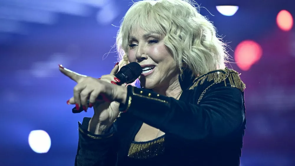 Lepa Brena bo imela koncert v Stožicah, v Srbiji pa je na udaru kritik. F Pixsell