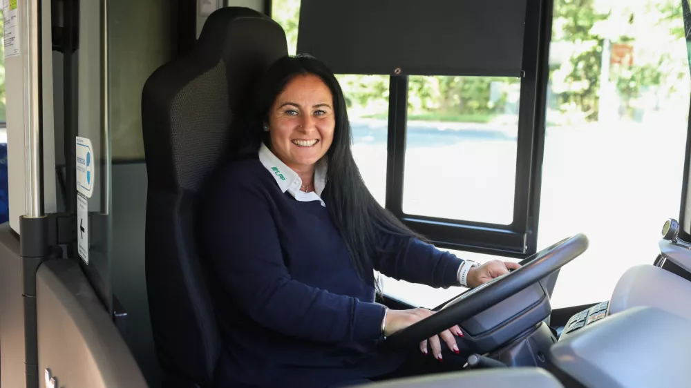 - 11.10.2023 - Klara Zadnikar, voznica mestnega avtobusa LPP - Ljubljanski potni&scaron;ki promet  //FOTO: Bojan Velikonja