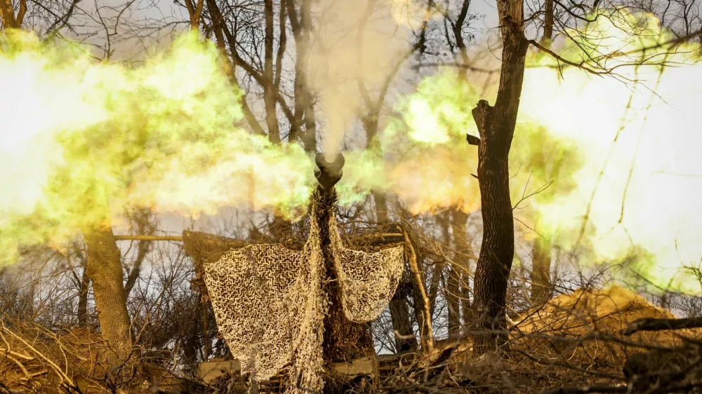 Servicemen of the 24th Mechanized Brigade, named after King Danylo, of the Ukrainian Armed Forces fire an M109 Paladin self-propelled howitzer towards Russian troops in a front line, amid Russia's attack on Ukraine, near the town of Chasiv Yar in Donetsk region, Ukraine February 28, 2025. Oleg Petrasiuk/Press Service of the 24th King Danylo Separate Mechanized Brigade of the Ukrainian Armed Forces/Handout via REUTERS THIS IMAGE HAS BEEN SUPPLIED BY A THIRD PARTY.   TPX IMAGES OF THE DAY