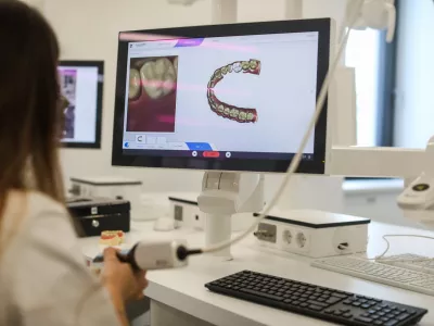 - simbolična fotografija - dentalna medicina - zobna medicina - zobozdravstvo -- 19.01.2023 &ndash; Medicinska fakulteta Univerze v Ljubljani (MF UL) - novi Center za učenje kliničnih ve&scaron;čin za področje dentalne medicine (CUKV-DM), Corytkova ulica 2 //FOTO: Bojan Velikonja