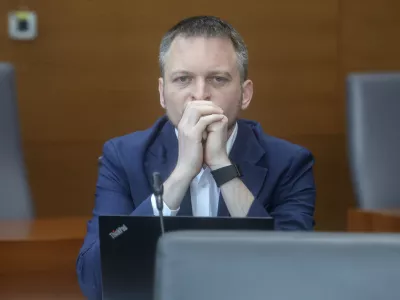 Tine Novak- 03.03.2025 - Predsednik vlade dr. Robert Golob je na 28. redni seji Državnega zbora odgovarjal na ustna poslanska vpra&scaron;anja - parlament, poslanec, poslanci, politika, vlada//FOTO: Jaka Gasar