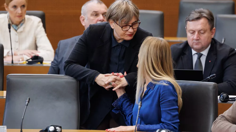 Ljubljana, DZ.Nadaljevanje seje DZ, na kateri so med drugim glasovali o predlogu za razresitev podpredsednice DZ Natase Sukic, ki ga je podala SDS.Poslanka Levice Natasa Sukic.