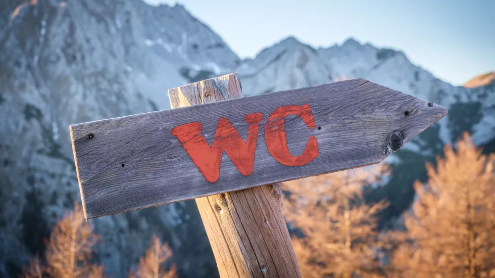 Včasih nič ne pomaga, če sledimo kažipotom. / Foto: Istock