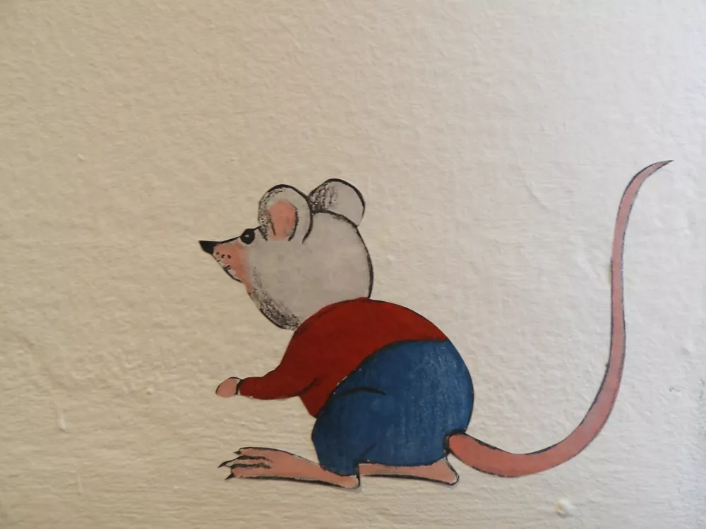 V Hermanovem brlogu se skrivajo mi&scaron;ke. Tudi te je naslikala Jelka Reichman. Tisti otroci, ki jih najdejo prav vse, prejmejo nagrado.&nbsp;/ Foto: Katja Petrovec&nbsp;