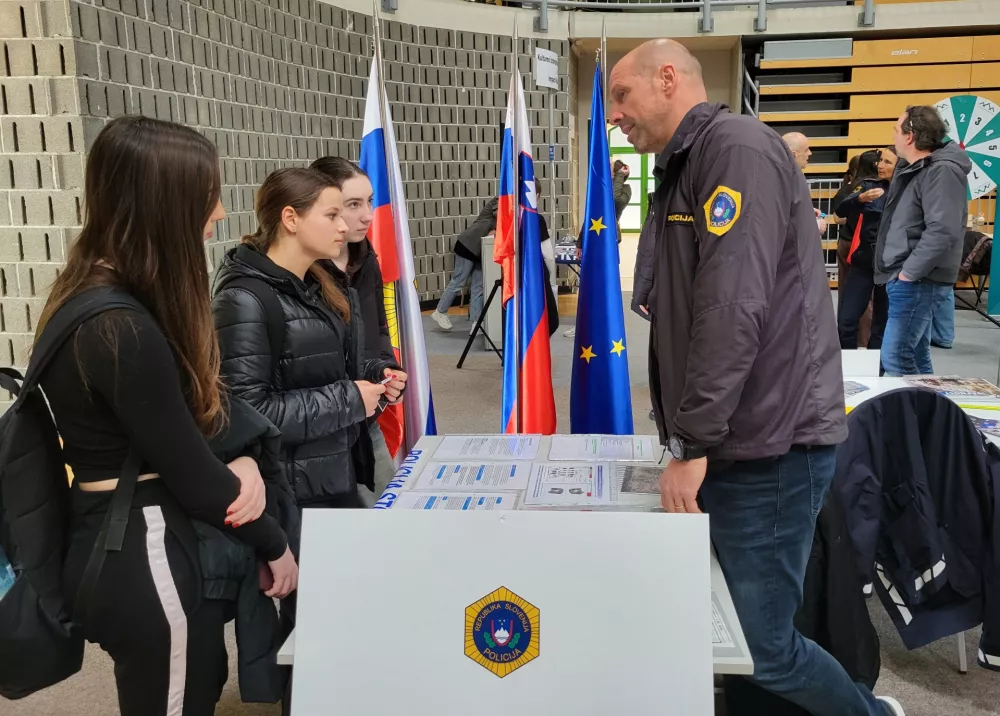 zaposlitveni sejem koper, policija / Foto: Katja Gle&scaron;čič 