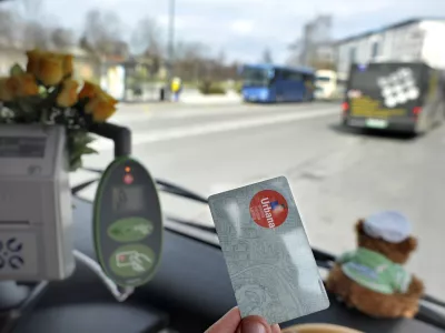 enotna mestna kartica Urbana, plačevanje na avtobusih mestnega prometa - mestni avtobus LPP -   //FOTO: Tomaž Zajel&scaron;nik