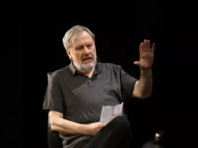 Slavoj Žižek- 09.05.2022 &ndash; Oddaja Studio City v Slovenskem mladinskem gledali&scaron;ču - Dan zmage z Marcelom - nekdanjega voditelja oddaje Studio City na RTV Marcela &Scaron;tefančiča ter njegove goste in kolumniste je gostil oder Slovenskega mladinskega gledali&scaron;ča.  //FOTO: Luka Cjuha